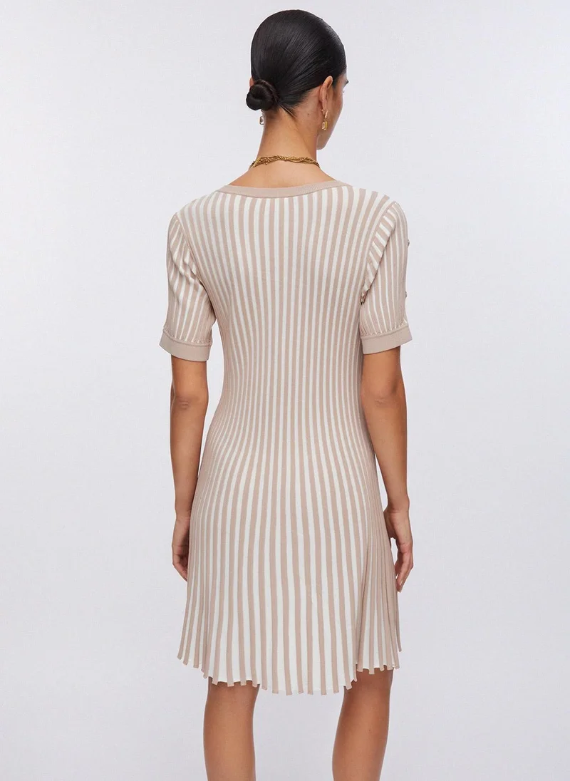 ليو جو Short knit dress